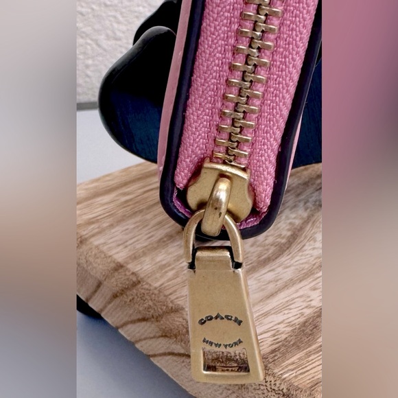 COACH ESSENTIAL SLIM ACCORDION ZIP WALLET - Picture 4 of 6